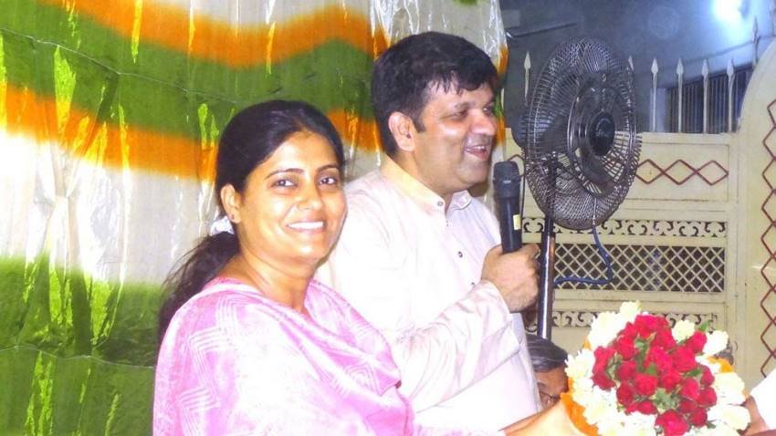 अनुप्रिया पटेल केंद्र सरकार में मंत्री हैं। उनकी शादी आशीष पटेल से हुई है। दोनों पति पत्नी अपना दल सोनेलाल में हैं। अनुप्रिया मिर्जापुर से पार्टी की लोकसभा सांसद हैं तो उनके पति पार्टी के एमएलसी है।