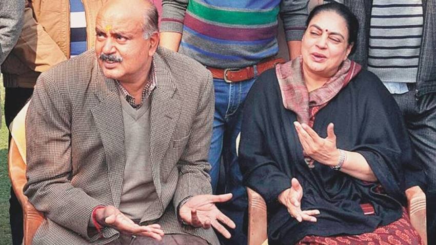 रानी पक्षलिका सिंह और उनके पति राजा महेंद्र अरिदमन सिंह दोनों बीजेपी के नेता हैं। रानी पक्षलिका सिंह की बाह सीट से बीजेपी की एमएलए हैं. वहीं अरिदमन सिंह भी यूपी के बड़े नेता हैं।
