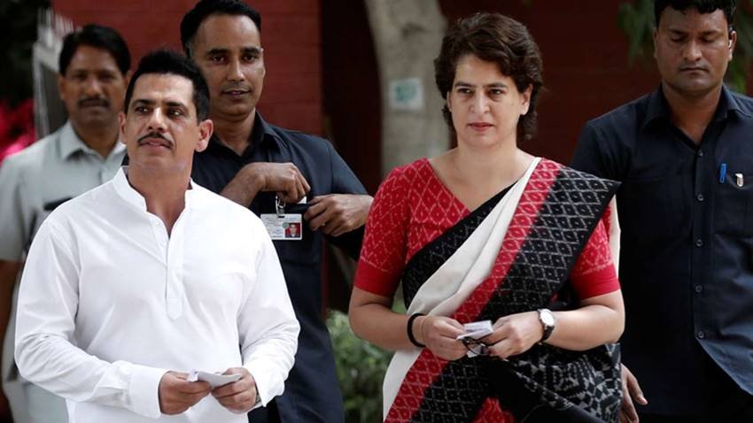 प्रियंका ने कहा था कि.मैं सोचती हूं कि जिस तरीके से रॉबर्ट हमारी जिंदगी को संभालते हैं, वो लाजवाब है। शादी के इतने सालों बाद एक पत्नी अपने पति से इससे ज्यादा और क्या उम्मीद कर सकती है।