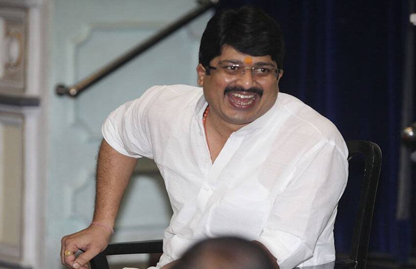 राजा भैया कुछ दिन बांदा की जेल में रहने के बाद बरेली शिफ्ट कर दिये गए। वहां पर उन्हें दो घंटे बैरक से बाहर रहने की छूट मिलती थी। इस दौरान वह अपना पूरा समय दूसरे कैदियों के साथ वॉलीबॉल खेलने में बिताते थे।