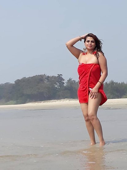 सपना सप्पू ने अपनी पहचान एक बोल्ड एक्ट्रेस के तौर पर बनाई है. पहले फिल्मों में बोल्ड सीन किये और अब ओटीटी पर अपनी अदाकारी से लोगों के बीच पॉपुलर हो चुकी हैं।