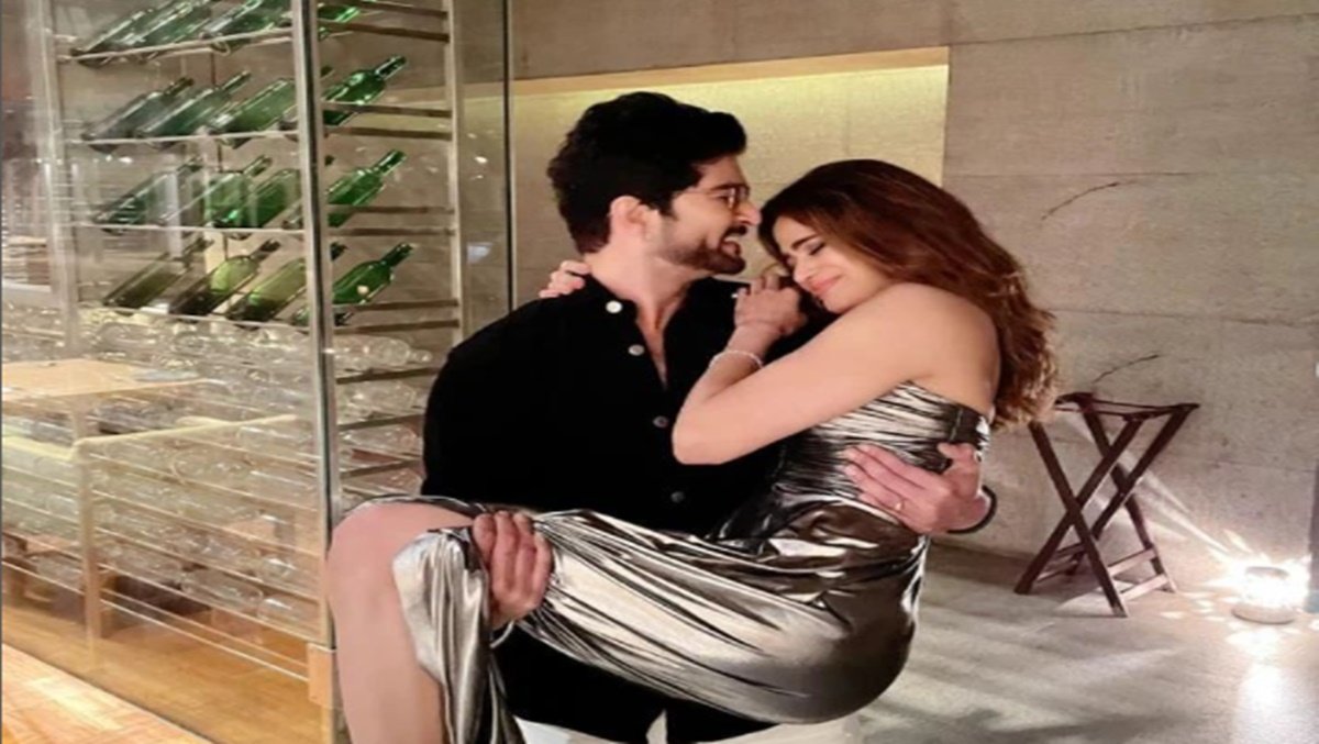 अभिनेत्री शमिता शेट्टी और राकेश बापट (फोटो सोर्स- इंस्टाग्राम,raqeshbapat) अभिनेत्री शमिता शेट्टी और राकेश बापट (फोटो सोर्स- इंस्टाग्राम,raqeshbapat)