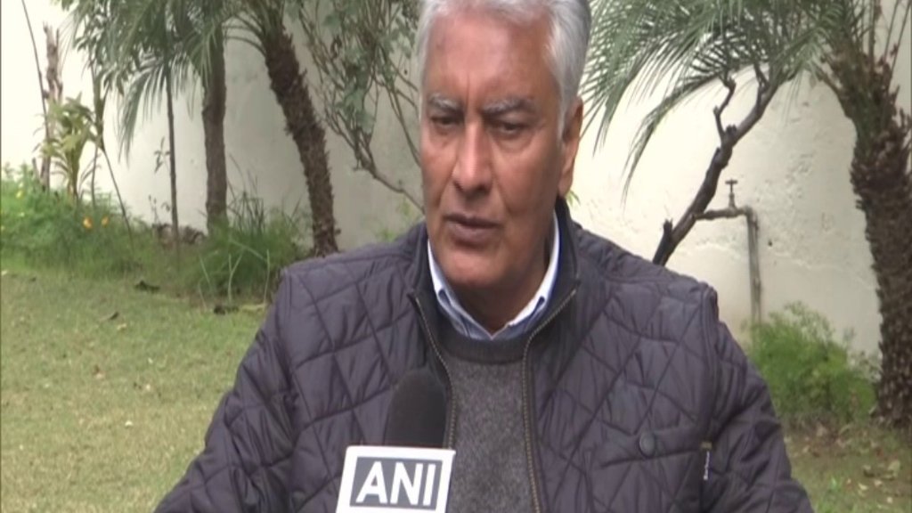 दिग्गज कांग्रेस नेता सुनील जाखड़ ने राज्य में नेतृत्व को लेकर आलाकमान पर निशाना साधा है। (फोटो:एएनआई) दिग्गज कांग्रेस नेता सुनील जाखड़ ने राज्य में नेतृत्व को लेकर आलाकमान पर निशाना साधा है। (फोटो:एएनआई)