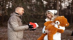 Happy Teddy Day 2022 Valentine Week: क्यों है टेडी डे खास? इन रोमांटिक मैसेजे-कोट्स के जरिए करें अपने पार्टनर को विश