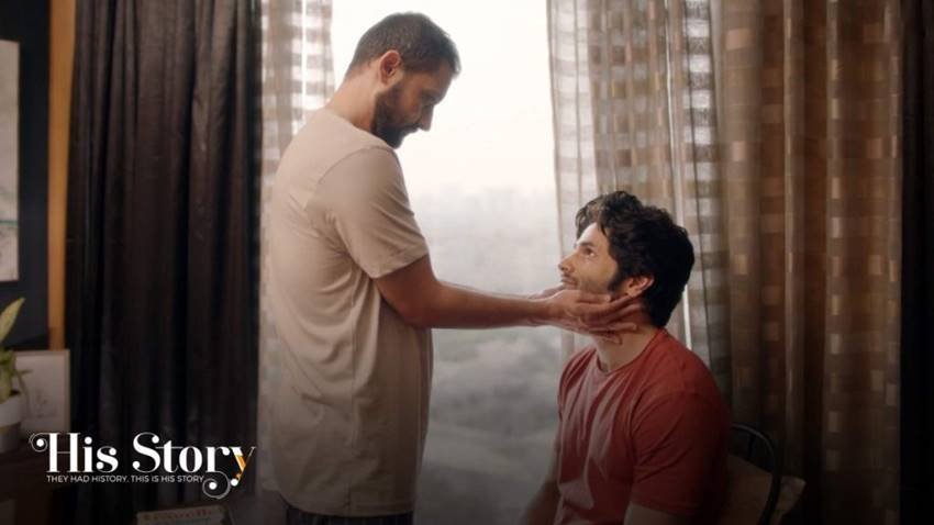 His Story: ऑल्ट बालाजी पर उपलब्ध वेब सरीज हिज स्टोरी में दो लड़कों के प्रेम संबंध को दिखाया गया है।