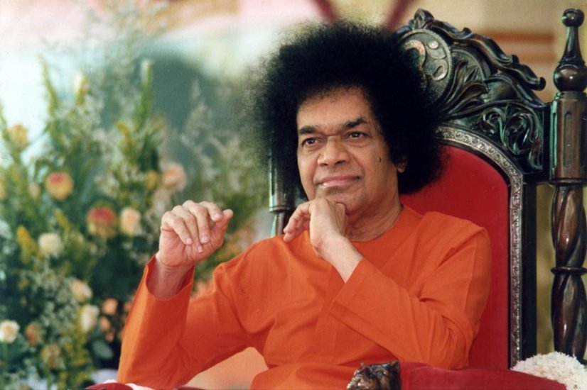 आध्यात्मिक गुरु रहे दिवंगत सत्य साईं बाबा को भी रूस में लोग काफी फॉलो करते थे। रूस के कई शहरों में सत्य साईं बाबा के आध्यात्मिक केंद्र खुले हैं। भारत के पुत्तरपट्टी में जहां सत्य साईं का आश्रम था वहां रशियन क्वार्टर्स भी हैं। रूस के लोग वहां इतने जाते हैं कि लोकल दुकानदार भी रशियन भाषा समझने लगे हैं।