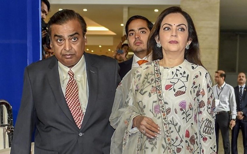मुकेश अंबानी की पत्नी नीता अंबानी देश की 48वीं सबसे ताकतवर शख्सियत हैं। (Photo: PTI) (यह भी पढ़ें - योगी आदित्यनाथ देश के सबसे ताकतवर सीएम, जानिए अरविंद केजरीवाल समेत दूसरे मुख्यमंत्रियों का हाल)