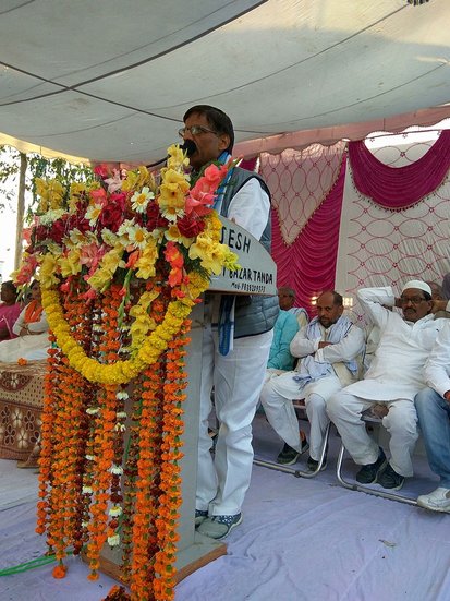 बसपा के पूर्व महासचिव लालजी वर्मा ने सपा का दामन थाम लिया था। वह कटेहरी विधानसभा सीट से सपा के टिकट पर चुनाव जीत गए हैं।