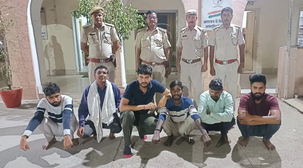 घटना के बाद गिरफ्तार आरोपी। (एक्सप्रेस फोटो)