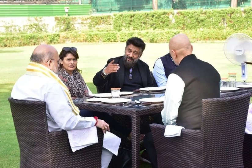 विवेक अग्निहोत्री ने लिखा कि अमित शाह के कारण ही घाटी और देश के दूसरे हिस्सों में लोग सुरक्षित महसूस कर रहे हैं।