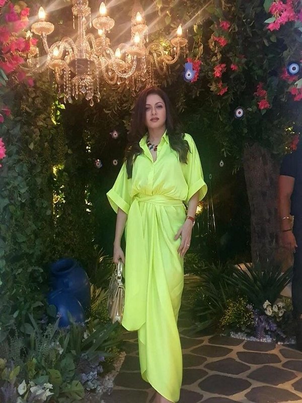 BHAGYASHREE IN LIGHT GREEN SIZZL