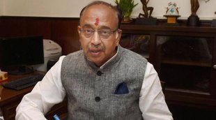 Delhi, BJP Leader and former Union Minister Vijay Goel, vijay goel phone snatched