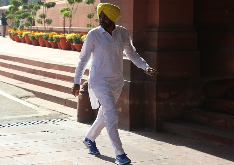 तलाक के बाद भगवंत मान ने अपने फेसबुक पर लिखा था कि मुझे अपने दो परिवारों में से किसी एक को चुनना था। मैंने पंजाब को चुना।