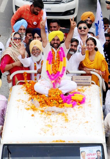 बता दें कि भगवंत मान साल 2014 में पहली बार संगरूर से लोकसभा सांसद बने थे। तब उनके चुनावी कैंपेन में इंदरप्रीत कौर ने महत्वपूर्ण भूमिका निभाई थी।