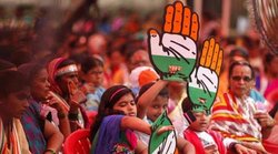 यूपी चुनाव की बात करते हुए लाइव शो में पुशअप करने लगे न्यूज़ एंकर, कहा- मेरे पुशअप से ज्यादा सीट नहीं ला सकती कांग्रेस