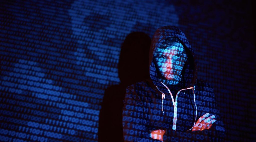 Cyber Crime, Phone Safe Tips from online fraud, cyber crime alert, cyber fraud