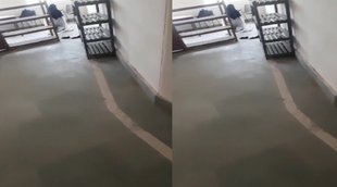 muslim girl offers Namaz in classroom
