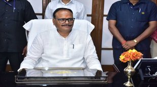 UP, Brajesh Pathak , Deputy CM, Deposited 20 thousand, Pyari Devi, Private hospital