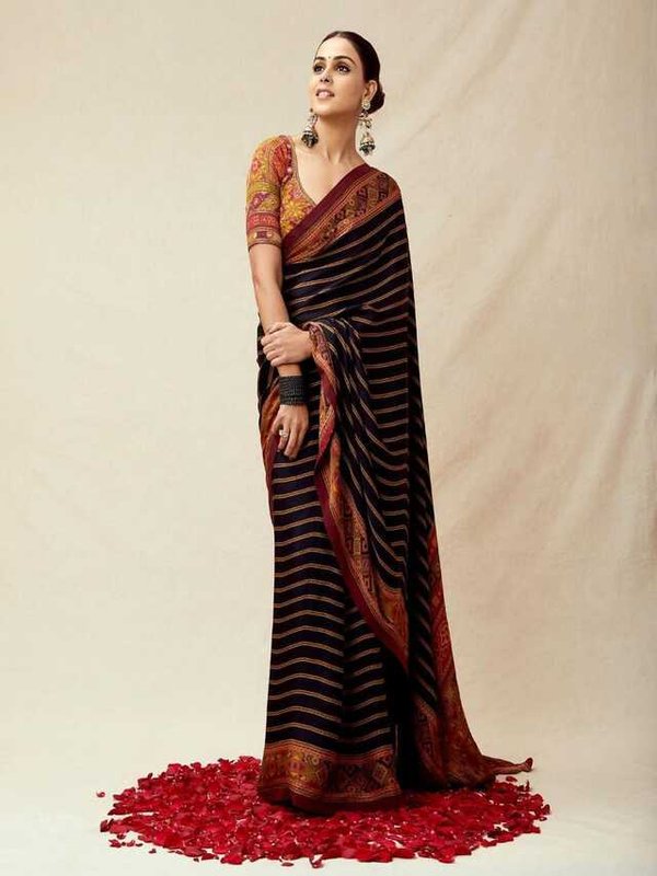 GENELIA DSUZA IN SAREE LOOKS
