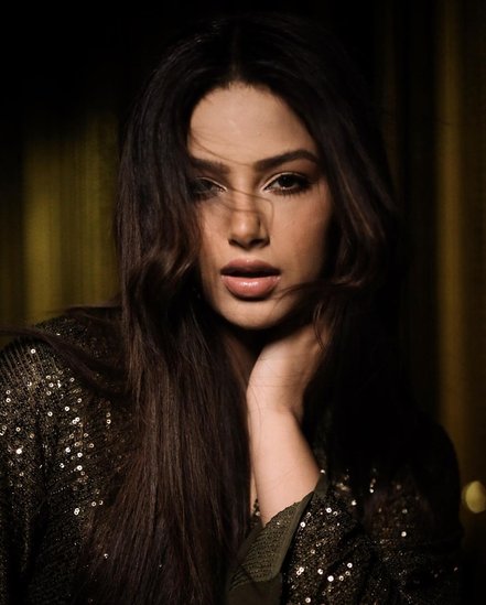 हालांकि हरनाज ने यह भी कहा कि उन्हें ट्रोलिंग से कोई फर्क नहीं पड़ता है। (Photo: Harnaaz Kaur Sandhu Instagram)