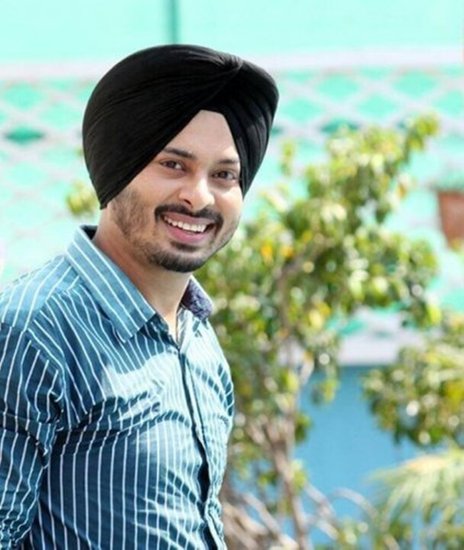 टीवी एक्टर मनप्रीत ग्रेवाल ने आर्थिक तंगी के सामने घुटने टेक दिये थे। वह पैसों को लेकर इतना परेशान हुए कि उन्होंने सुसाइड कर लिया था। 