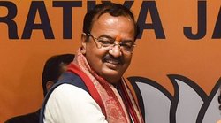 ओपी राजभर ने केशव प्रसाद मौर्य को दिया ऑफर, कहा – इज्जत से राजनीति करनी हो तो सपा में हो जाएं शामिल