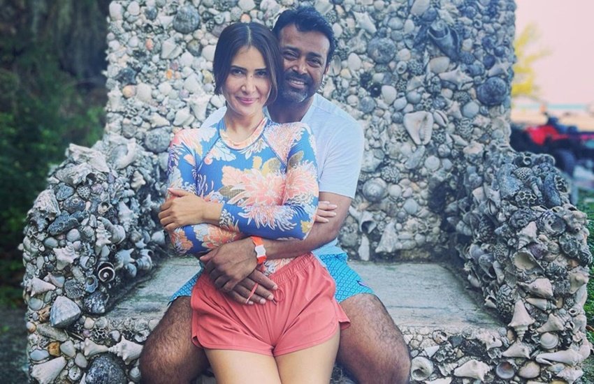 भारत के टेनिस स्टार लिएंडर पेस (Leander Paes) ना सिर्फ अपने खेल बल्कि अपनी निजी जिंदगी को लेकर भी अकसर चर्चा में रहे हैं। इन दिनों वह एक बार फिर से अपने रिलेशनशिप को लेकर सुर्खियां बटोर रहे हैं। लिएंडर ने दो बार शादी की लेकिन दोनों ही बार तलाक (Divorce) हो गया। अब वह एक्ट्रेस किम शर्मा (Kim Sharma) संग रिलेशनशिप में हैं।