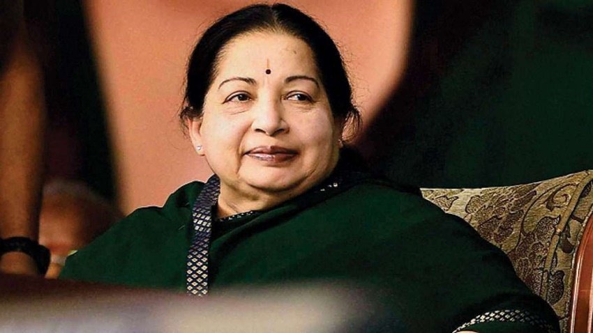 जयललिता फिल्मों से राजनीति में आई थीं। उनके नाम तमिलनाडु की पहली महिला मुख्यमंत्री बनने का रिकॉर्ड दर्ज है।