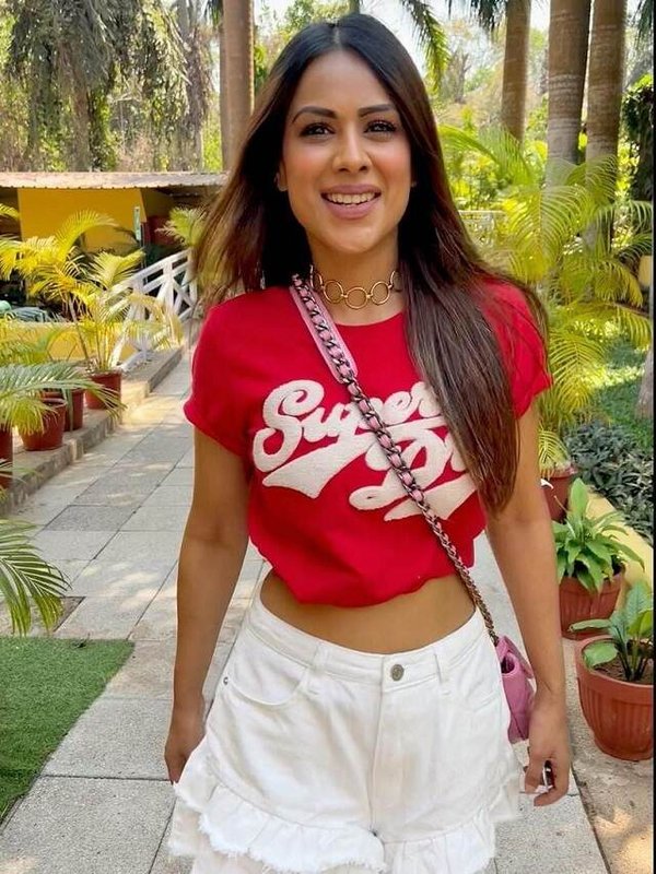 NIA SHARMA IN BINDAAS CASUAL LOO