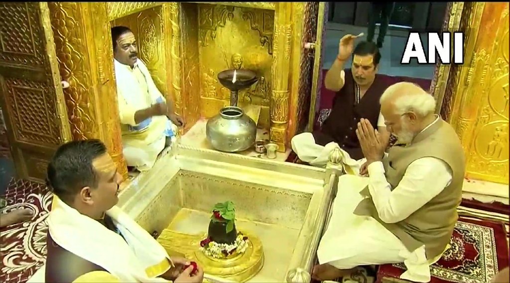 PM Narendra Modi in Varansi Kashi Vishw Nath Temple