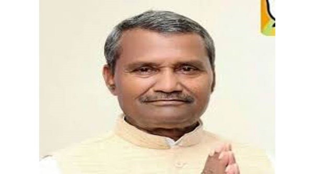 राज्‍यपाल ने रमापति शास्‍त्री को बनाया प्रोटेम स्‍पीकर। (फोटो- एएनआई)