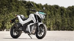 180km की ड्राइविंग रेंज वाले Revolt RV 300 vs Tork Kratos R में कौन सा इलेक्ट्रिक बाइक आपके लिए बेहतर, जानें फीचर्स और कीमत