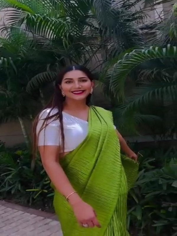 SAPNA CHOUDHARY IN GREEN BEUTIFUL LOOK
