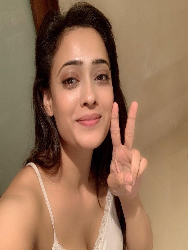 SHWETA TIWARI IN NO MAKEUP LOOK