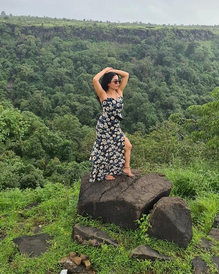 शुभांगी अत्रे का ऐसा अंदाज उनके फैंस को खूब पसंद आता है।