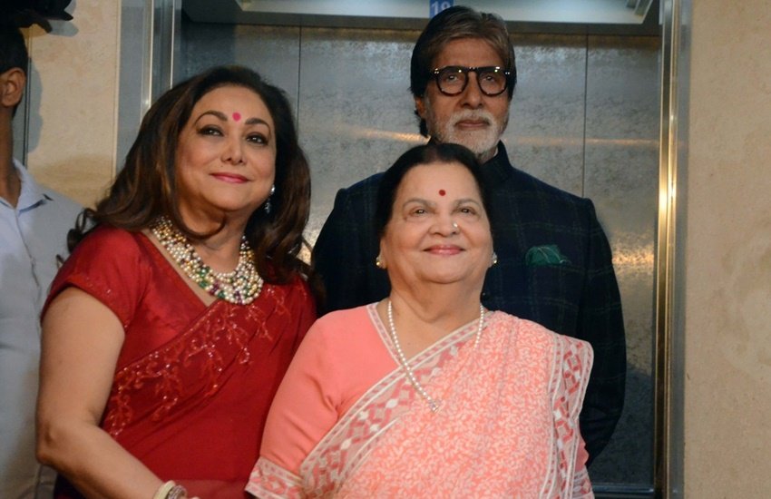फैमिली फंक्शन हो या फिर कोई पब्लिक कार्यक्रम, टीना अंबानी अकसर कोकिलाबेन के साथ नजर आती हैं।