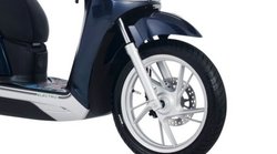 Top 3 Electric Scooters: 236 km तक की रेंज के साथ मिलते हैं हाइटेक फीचर, पढ़ें इन टॉप 3 इलेक्ट्रिक स्कूटर की पूरी डिटेल