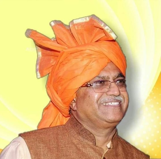 यूपी के सबसे अमीर विधायक हैं बीजेपी के अमित अग्रवाल। अमित मेरठ विधानसभा सीट से चुनाव जीते हैं। अमित अग्रवाल के पास करीब 148 करोड़ रुपए की चल अचल संपत्ति है।