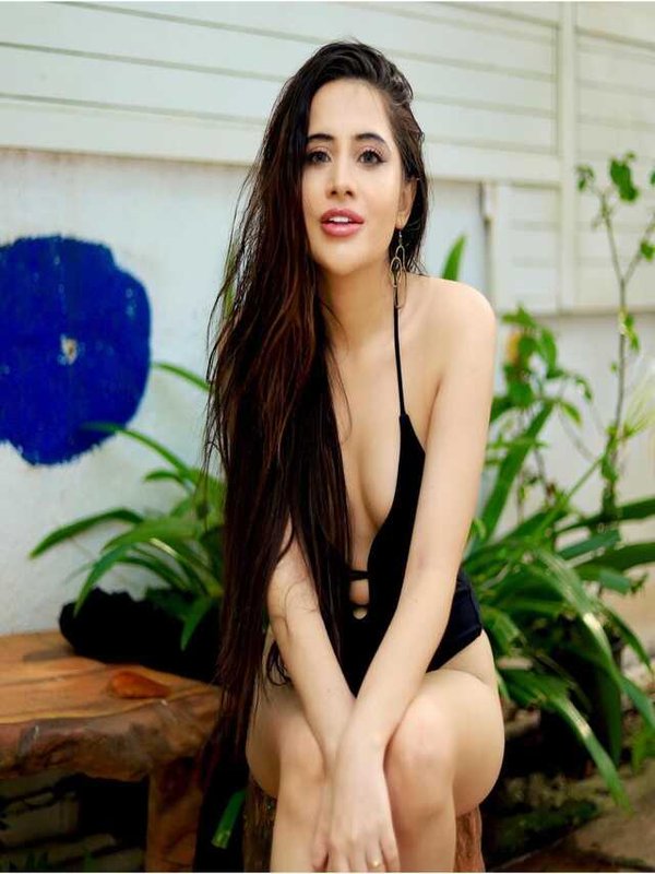 URFI JAVED BLACK BIKINI LOOK