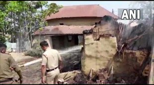 Birbhum houses set afire revenge| Birbhum, Violence| Trinamool Congress| deaths in west bengal