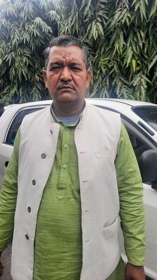 डिबाई से बीजेपी एमएलए सीपी सिंह की पढ़ाई भी आठवीं क्लास तक ही हुई है।