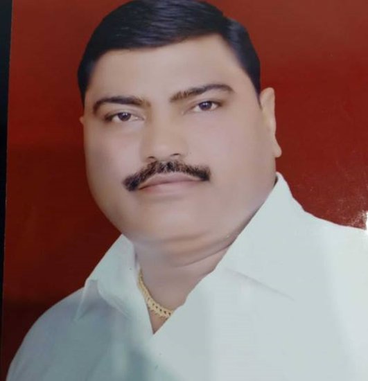 हसनपुर के बीजेपी एमएलए महेंद्र सिंह खड़गवंशी भी आठवीं के आगे नहीं पढ़े हैं।