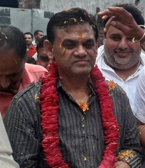 मेरठ के हस्तिनापुर से बीजेपी विधायक दिनेश खटीक यूपी सरकार में जलशक्ति विभाग के राज्यमंत्री हैं। उन्होंने नौवीं तक पढ़ाई की है।