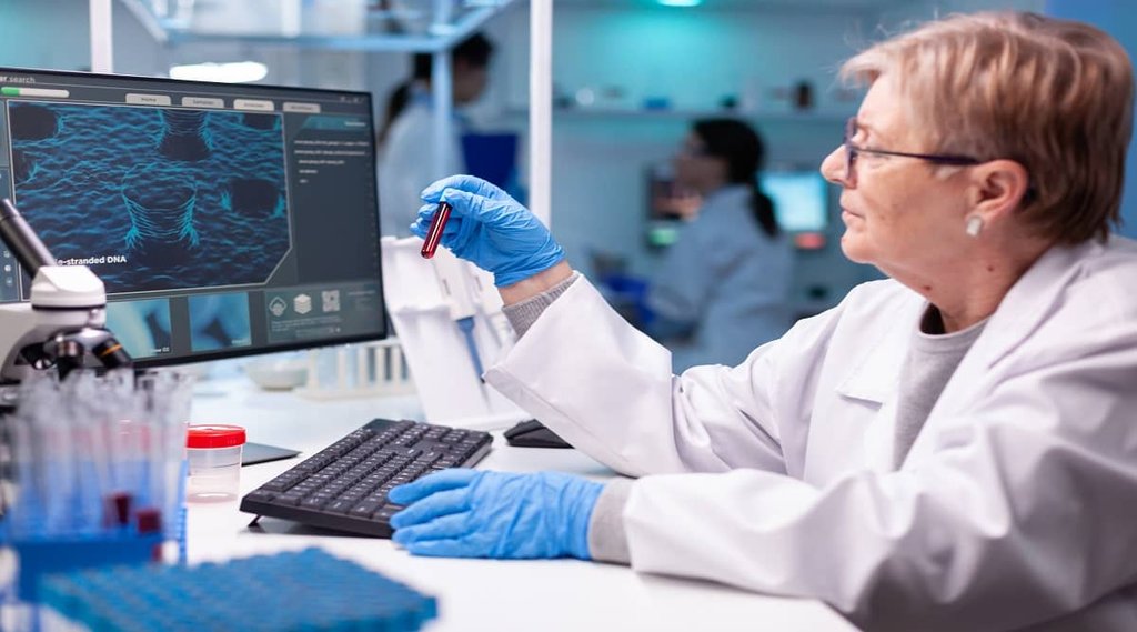 Plastic, plastic in human body, plastic found in blood, Blood plastic research