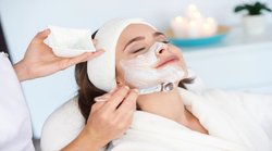 Skin Care: गर्मी में ऑयली स्किन के लिए बेस्ट है दही का मास्क, घर पर ऐसे करें तैयार