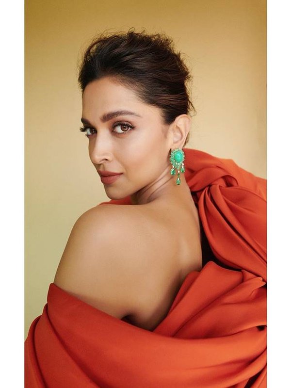 deepika stuns