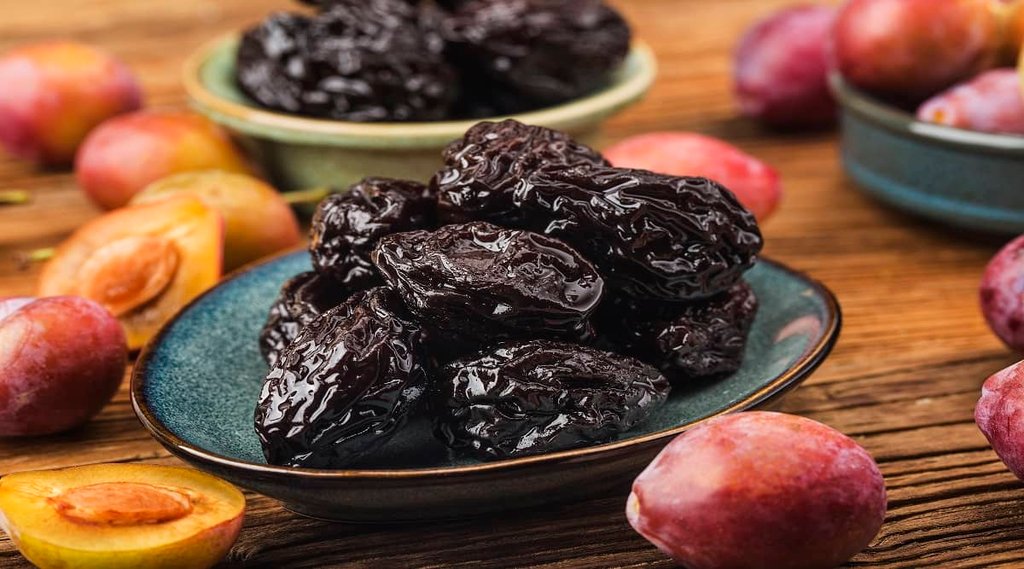 fresh prune, dried prune