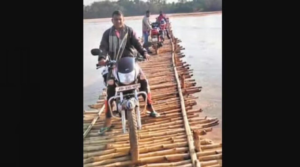 Jharkhand, Crowdfunding, Villagers build bridge, Ajay River, Kasta village, Jamtara