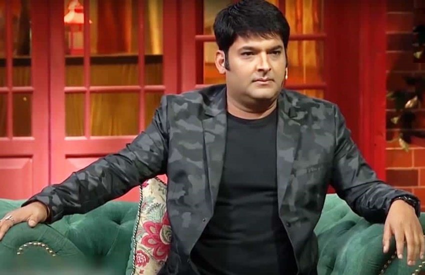 The Kapil Sharma Show: कपिल शर्मा टीवी के मशहूर शख्सियत हैं। उनका शो द कपिल शर्मा शो सालों से लोगों का मनोरंजन करता आ रहा है। इस शो के कई कलाकार और सेलेब ऐसे हैं जो अब कपिल शर्मा (Kapil Sharma) के साथ पर्दे पर नजर नहीं आते। आइए जानते हैं कपिल शर्मा का साथ छोड़ चुके इन सेलेब्स के नाम और शो से अलग होने का कारण: