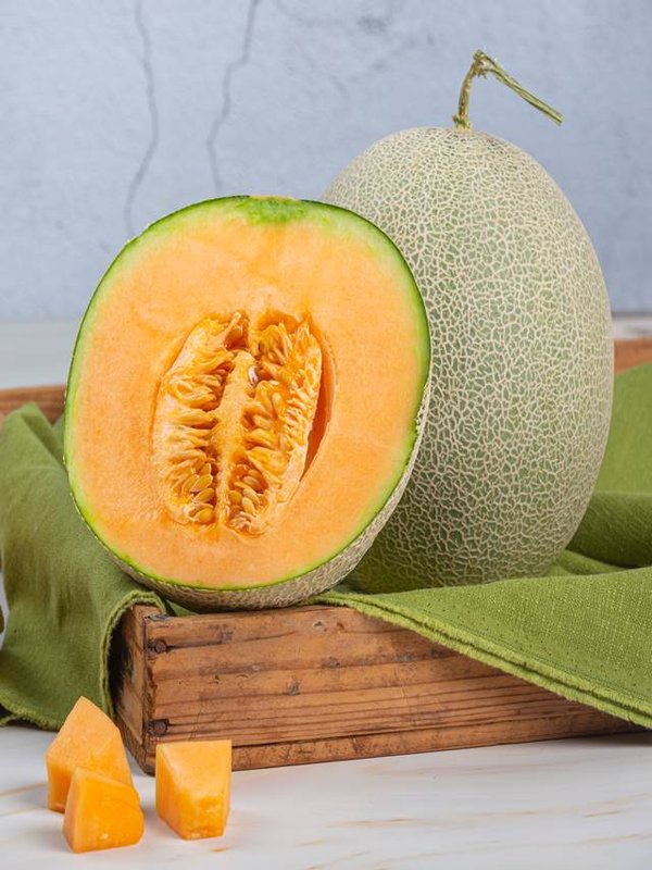 Japanese melon or cantaloupe, cantaloupe, seasonal fruit, health